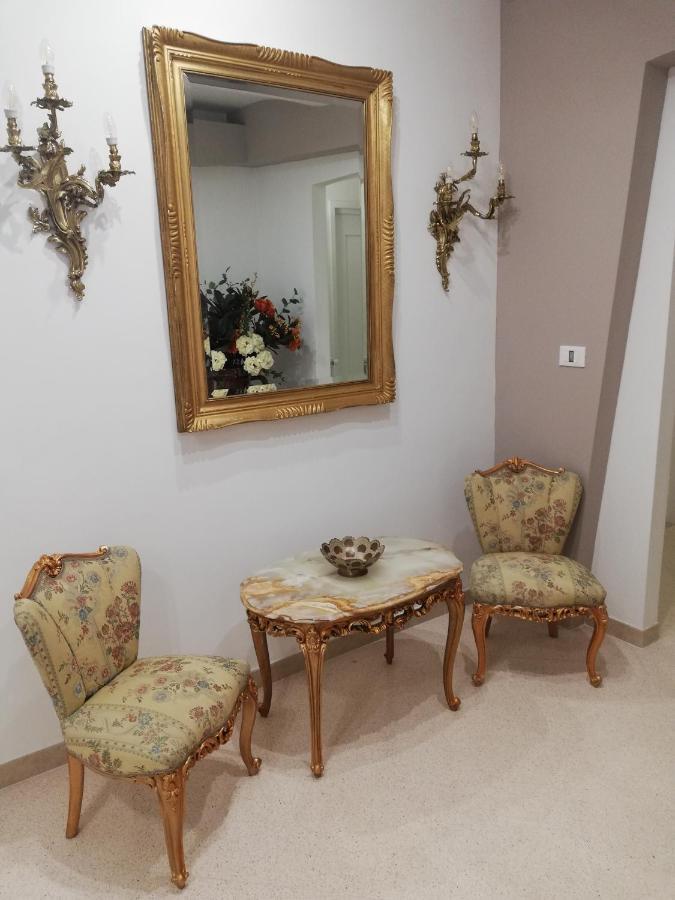 Hotel Ostuni Crispi House Esterno foto